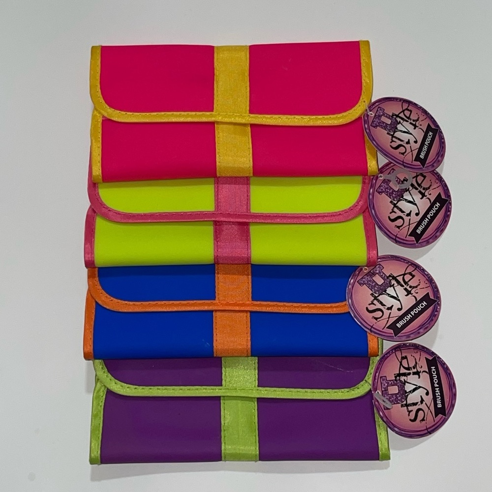 U Style Bundle of 4 Waterproof Silicone Brush Accessory Pouch